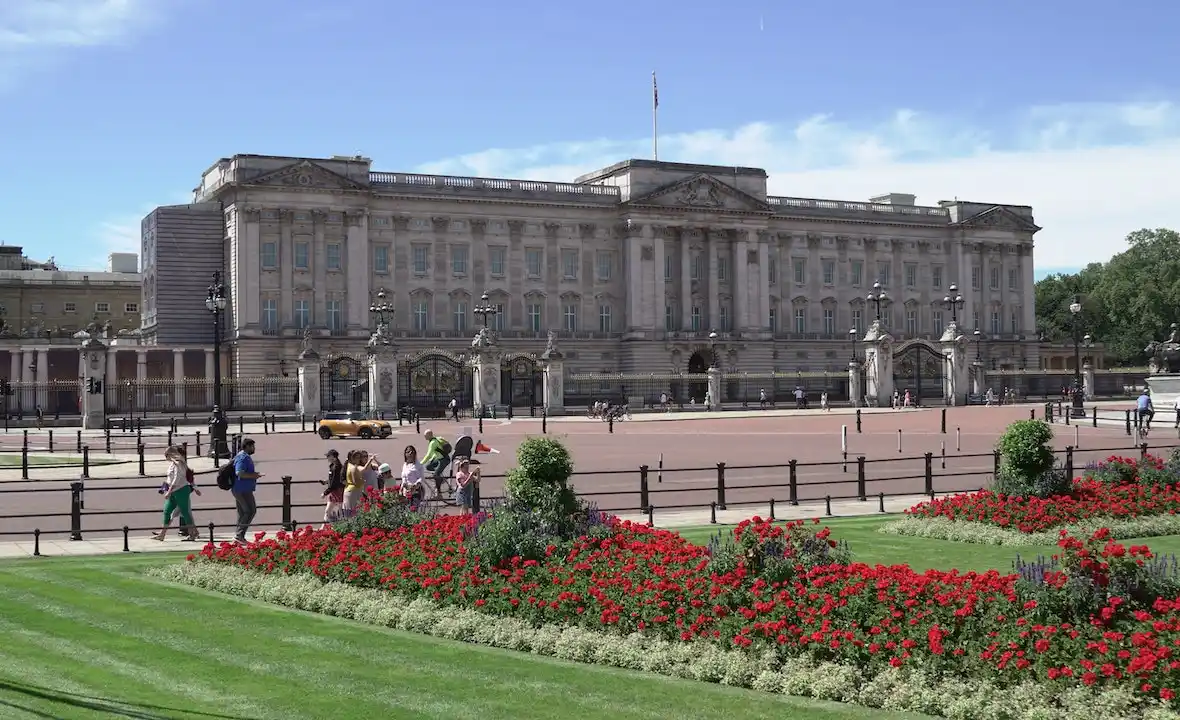 Beautiful Landscape photo of the Buckingham Palace
